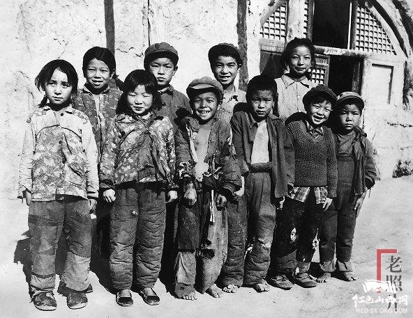 老照片：1981年的革命老区兴县村小学