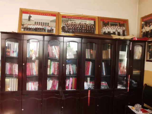 祁县老促会建起了党史教育图书馆